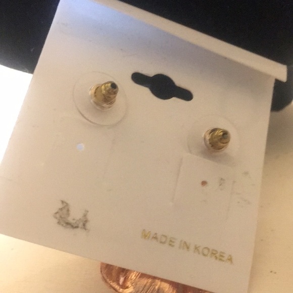 Leaf Drop Earrings Peachy Color - Picture 4 of 7